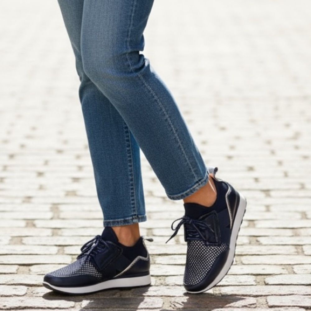 a new day Lightweight Sneakers 
